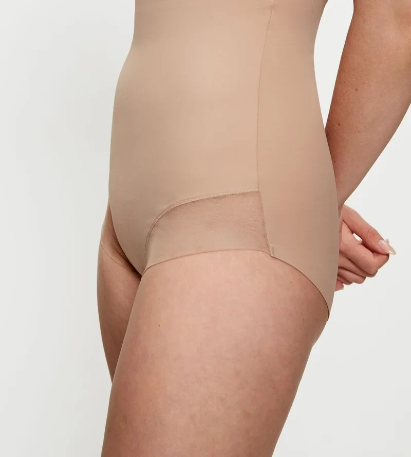 Triumph – True Shape Sensation Super High Waist Panty für glatte Haut