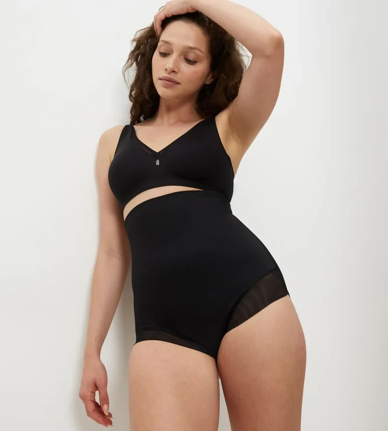 Triumph - True Shape Sensation Super High Waist Panty Schwarz