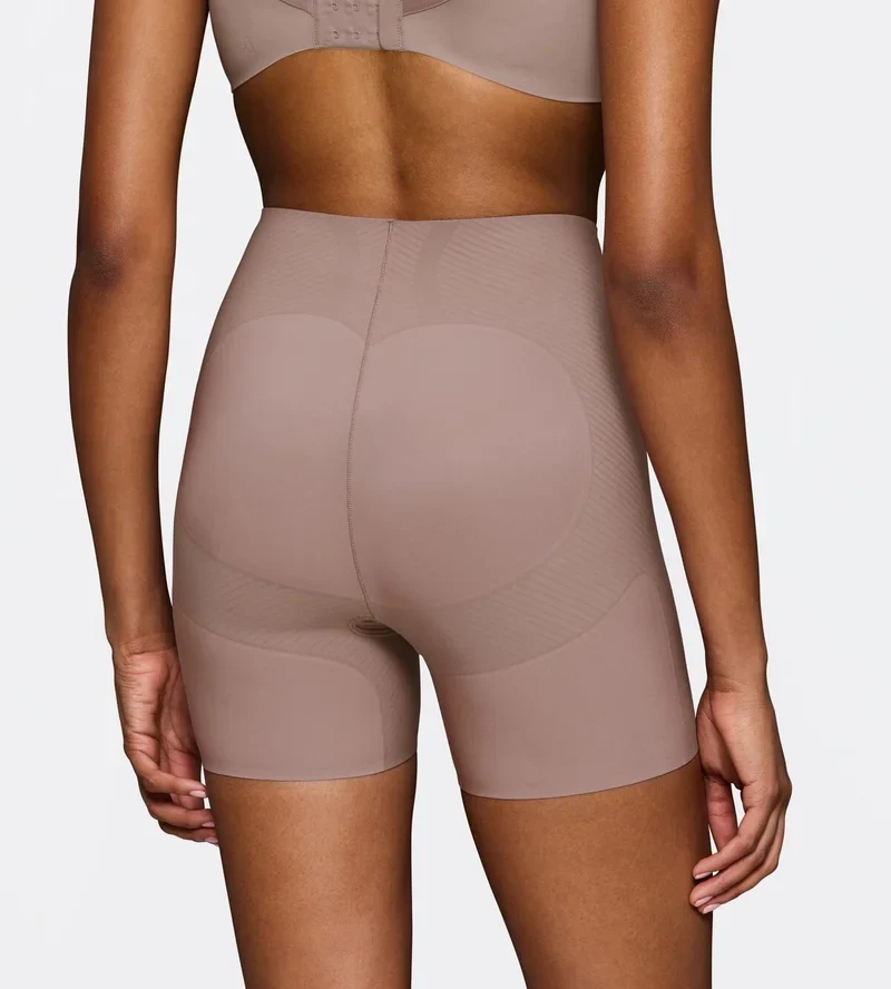 Triumph – Body Make-Up Essentials Illusion Curve High Waist Short Chocolate Mousse