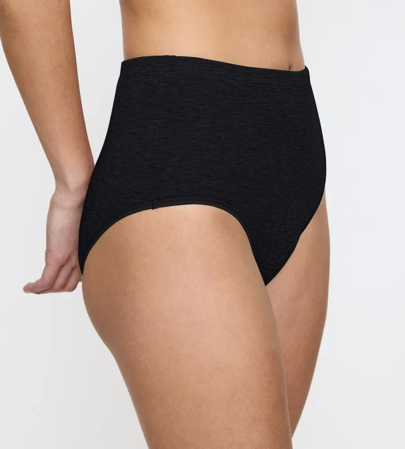 Triumph - Beauty Layers Maxi-Slip aus Wolle, Schwarz