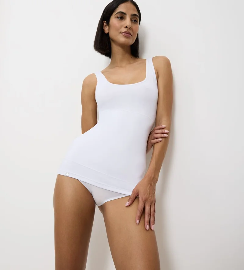 Triumph – Trendy Sensation Taillenformendes Hemd Weiß