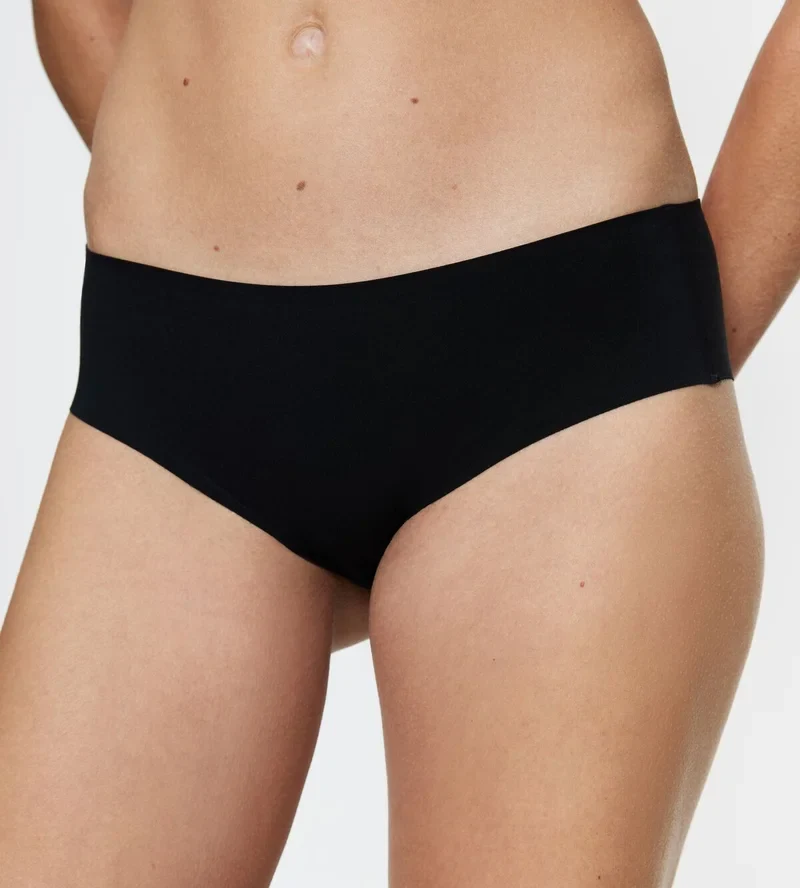 Triumph – Smart Invisible Hipster Black