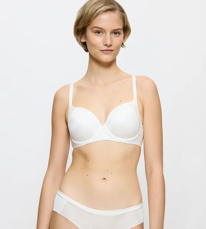 Triumph – Body Make-Up Essentials Soft Touch Leicht gepolsterter BH Vanille