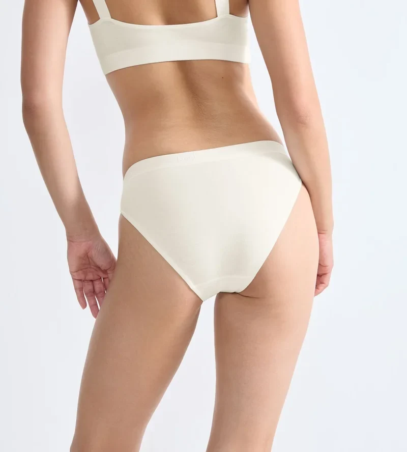 Sloggi - Go Casual High Leg Brief aus Seide, Weiß