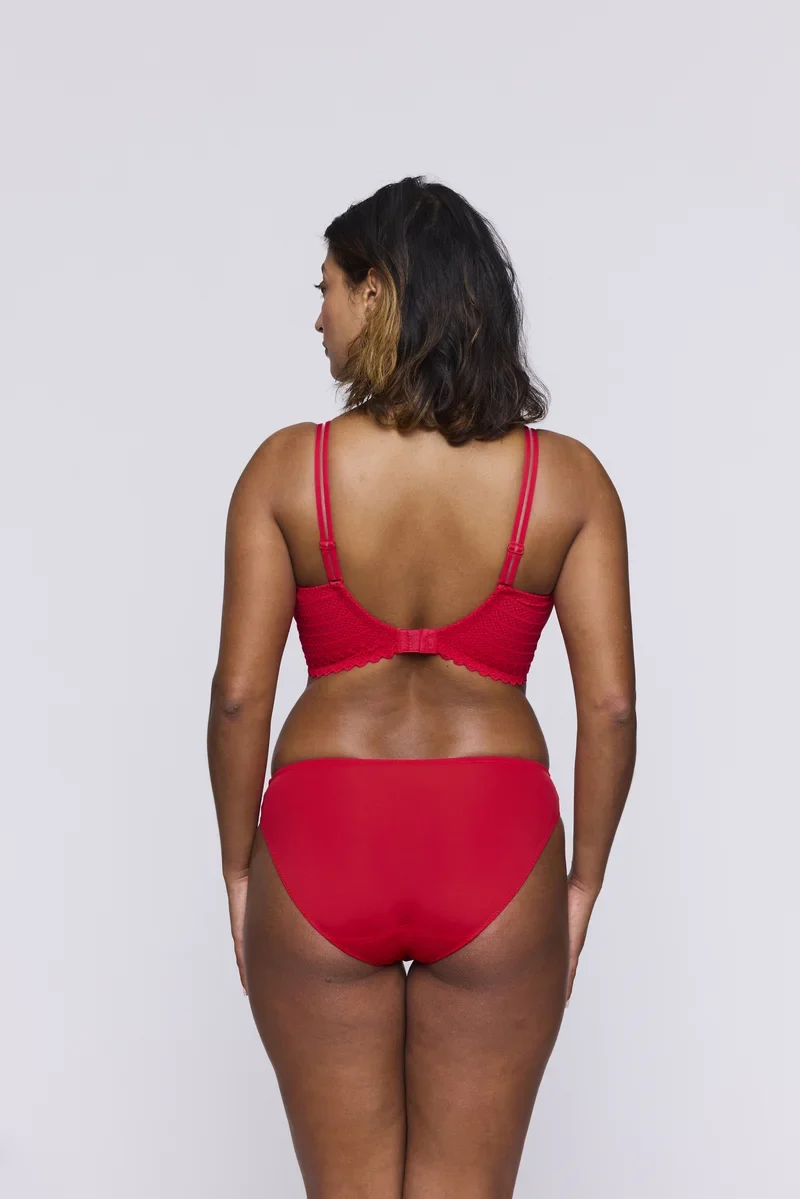 Primadonna Twist - East End Rio Slips True Red