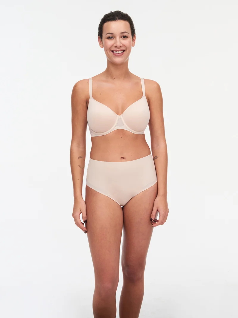 Chantelle – Pure Light Covering Spacer Bra Golden Beige
